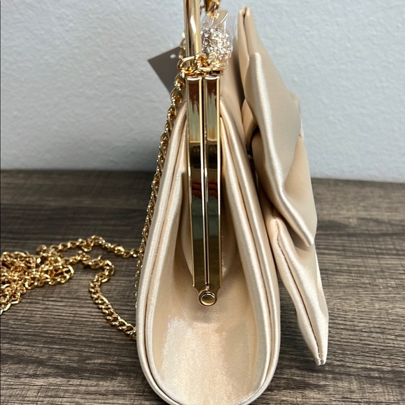 Alessia | Satin Clutch w/ Bow Accent ✨ - Picture 7 of 8